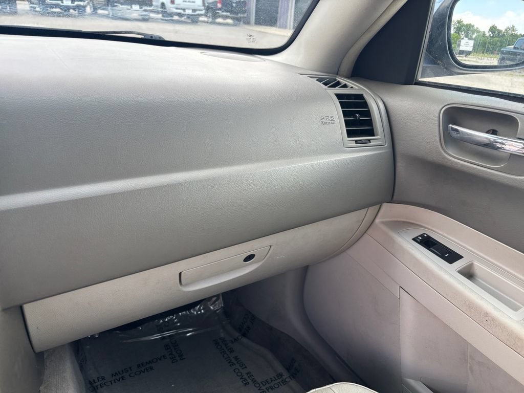 Used 2007 Chrysler 300 Touring RWD image 26