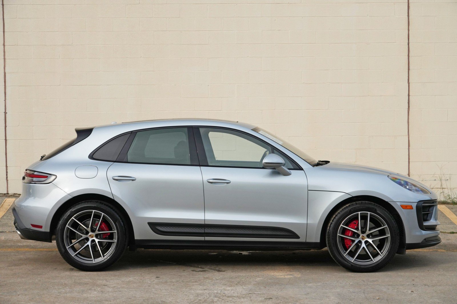 Used 2023 Porsche Macan S AWD/4WD image 54
