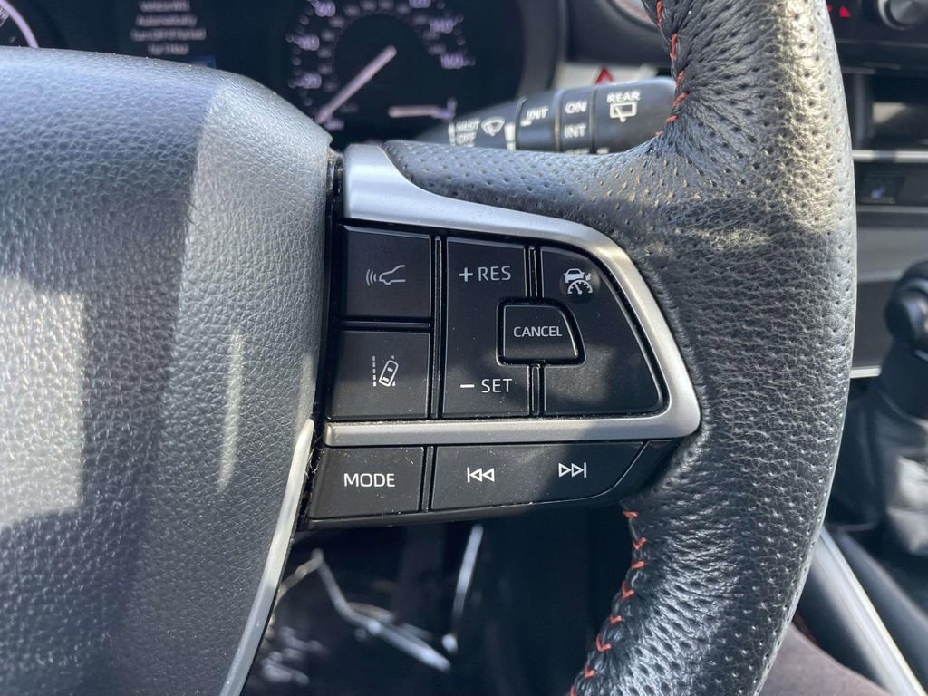 Used 2021 Toyota Sienna XSE image 34