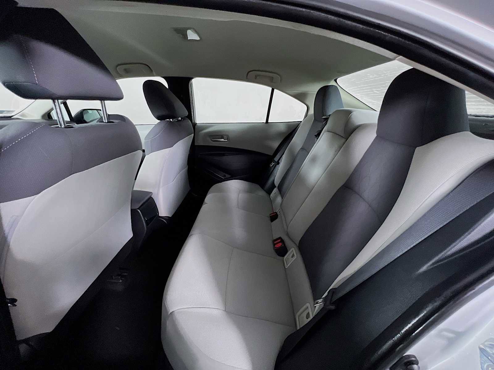 Used 2020 Toyota Corolla LE image 23