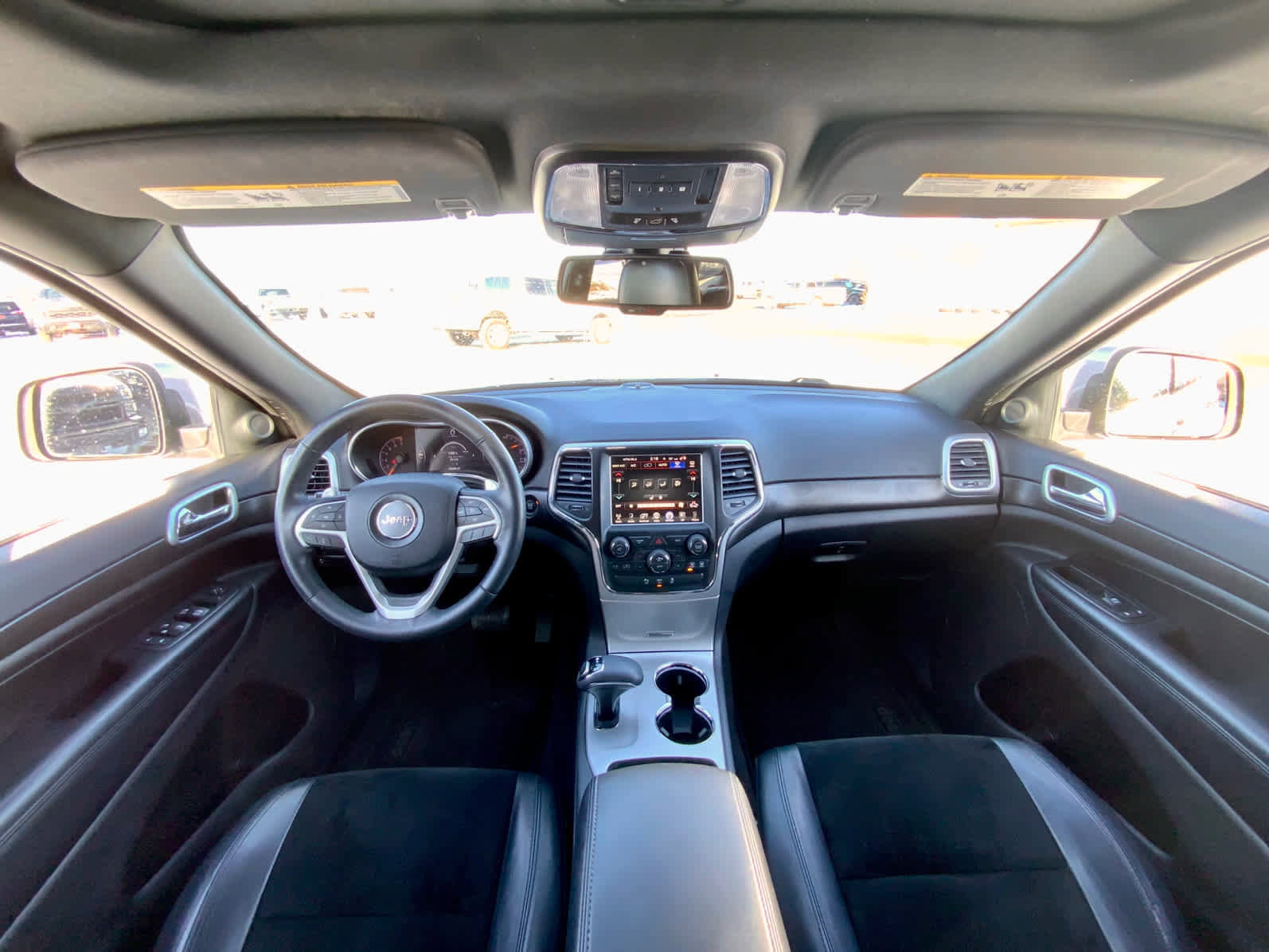 Used 2015 Jeep Grand Cherokee Altitude image 32