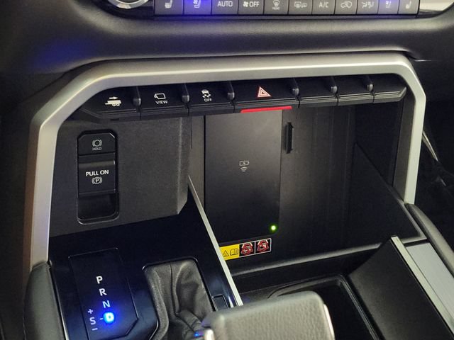 Used 2025 Toyota Sequoia Platinum AWD/4WD image 32