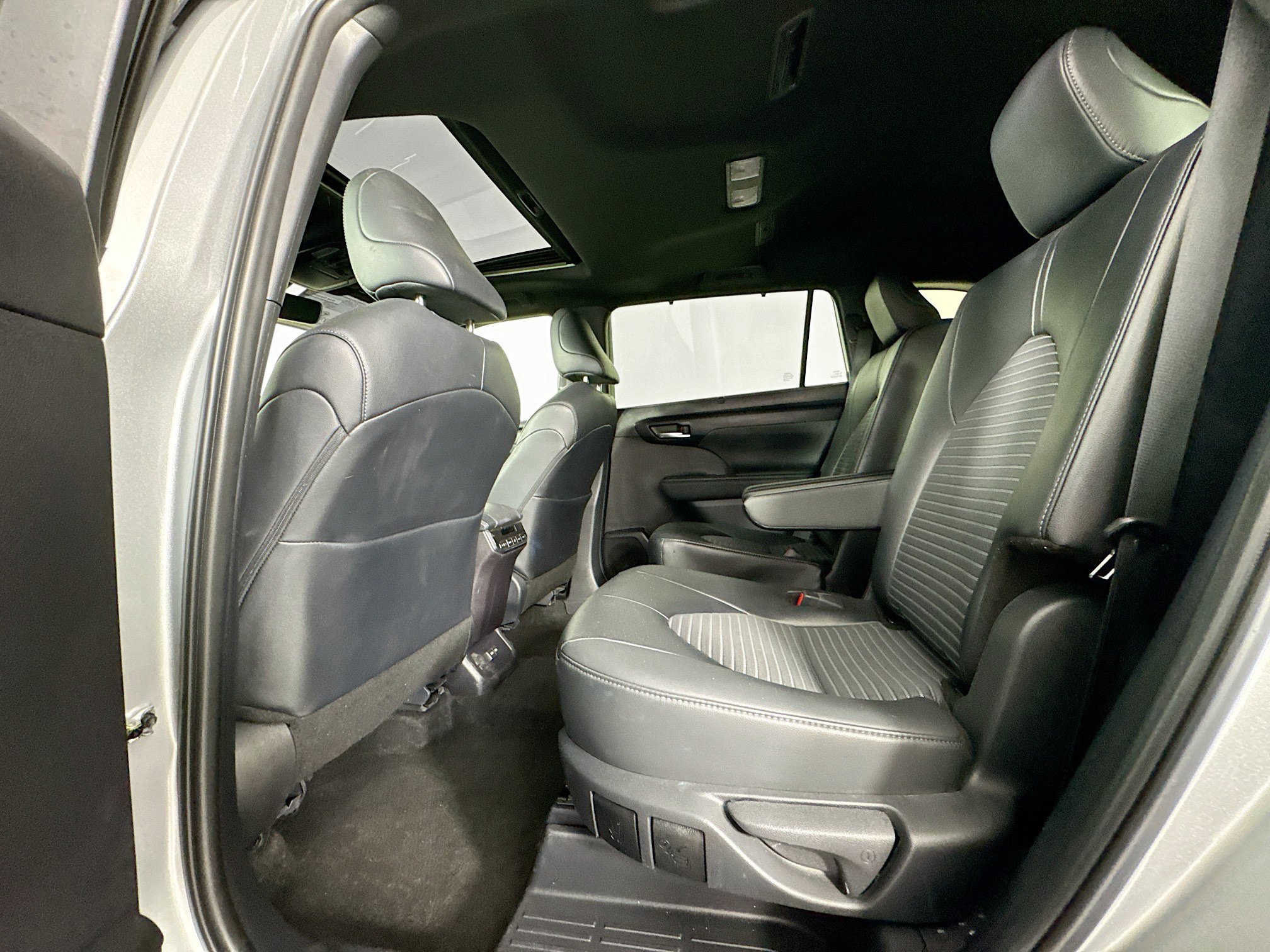 Certified 2025 Toyota Highlander XSE AWD/4WD image 24