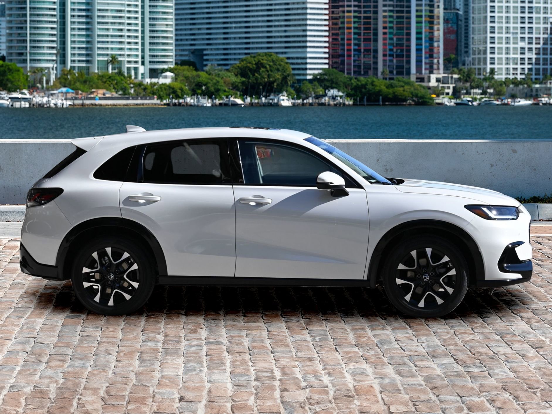 New 2026 Honda HR-V EX-L image 4