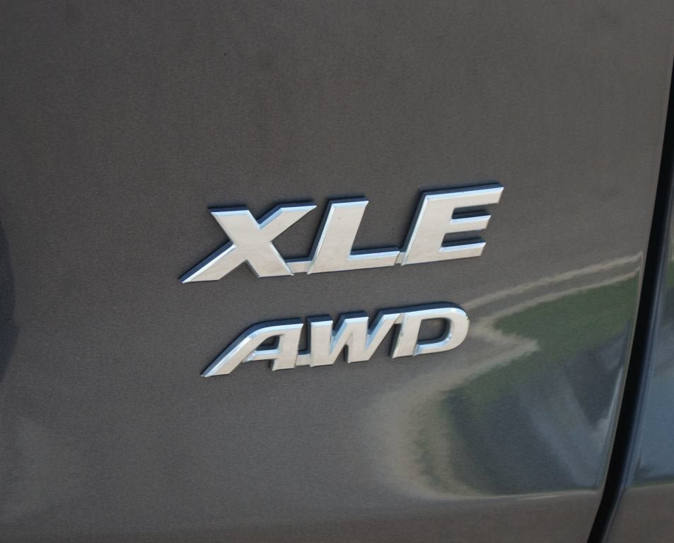 Used 2024 Toyota RAV4 XLE w/ Convenience Package AWD/4WD image 19