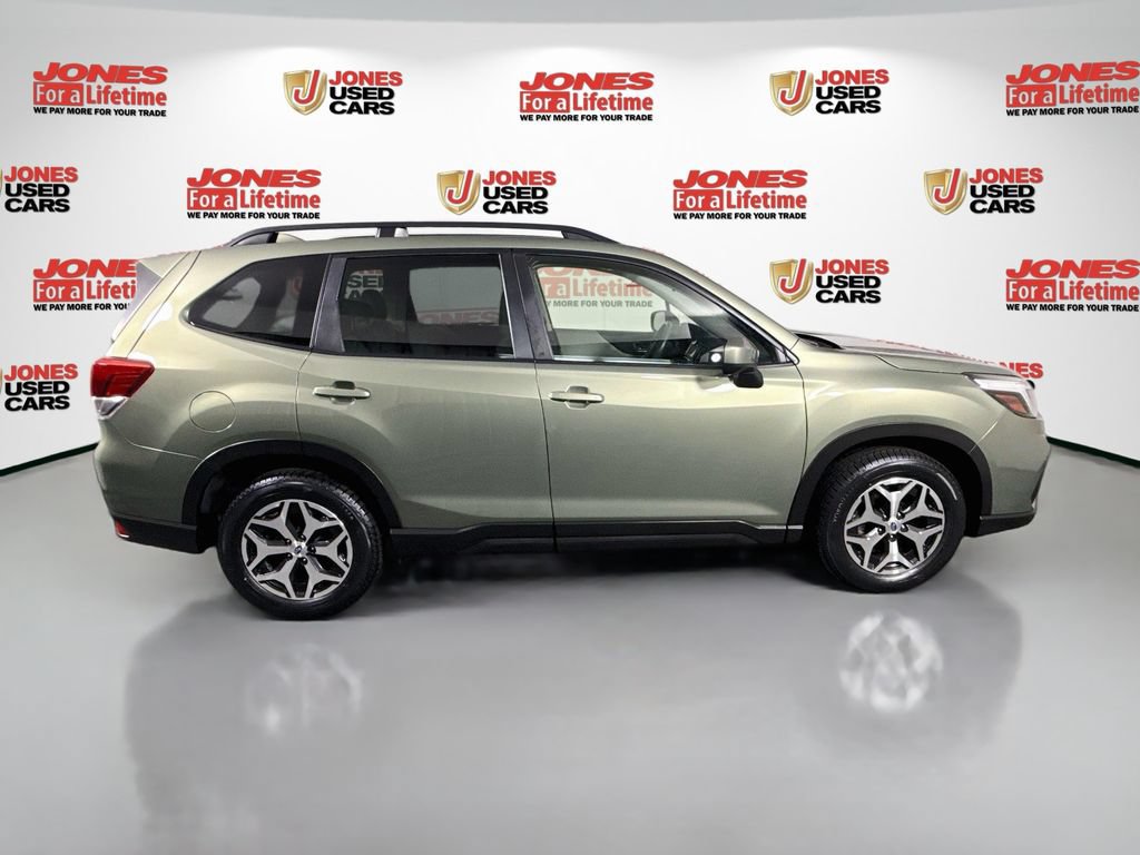 Used 2021 Subaru Forester Premium AWD/4WD image 17