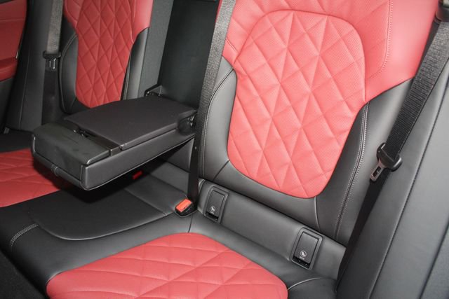 New 2026 BMW X6 xDrive40i w/ Executive Package image 21