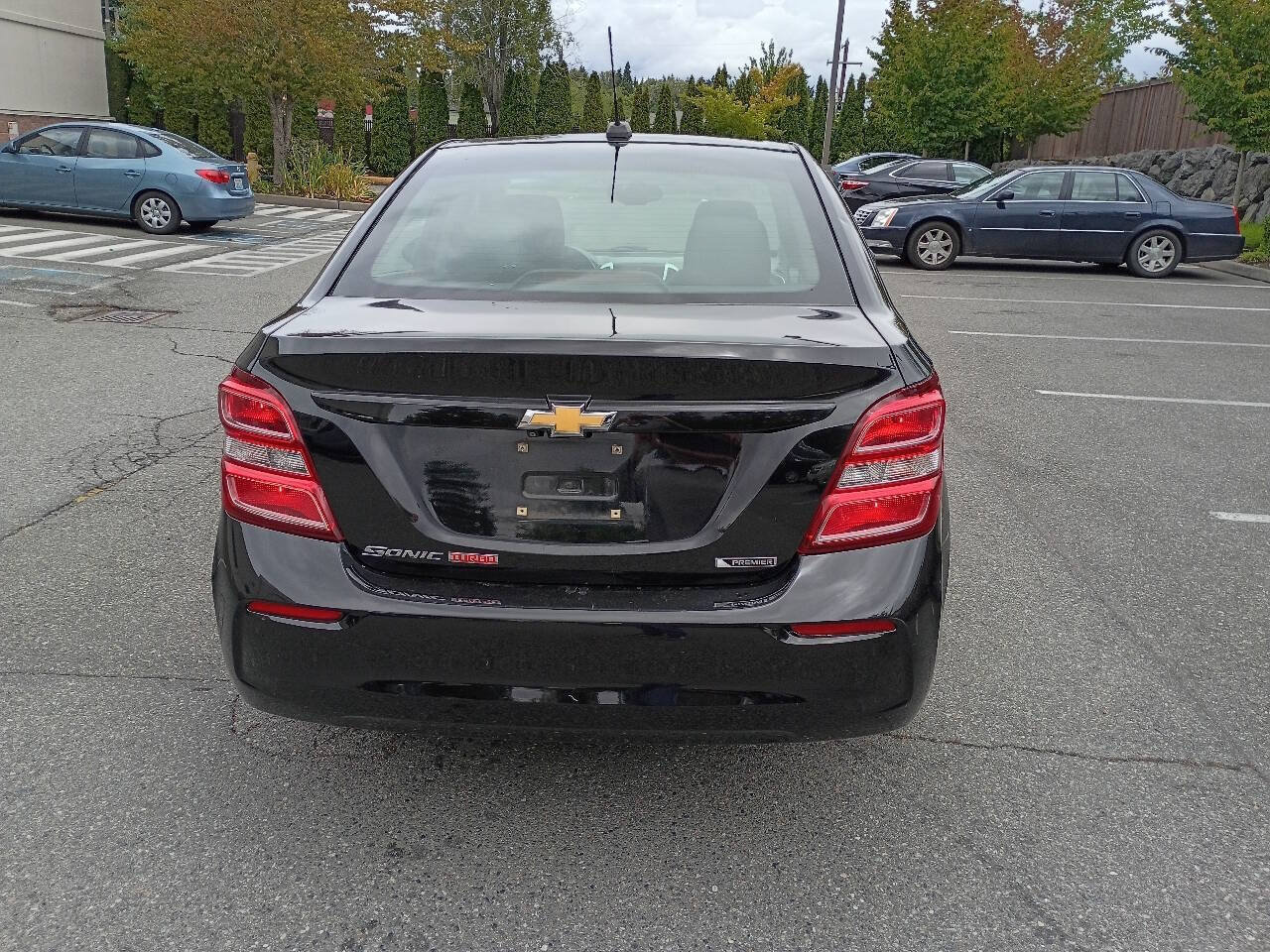Used 2018 Chevrolet Sonic Premier FWD image 4