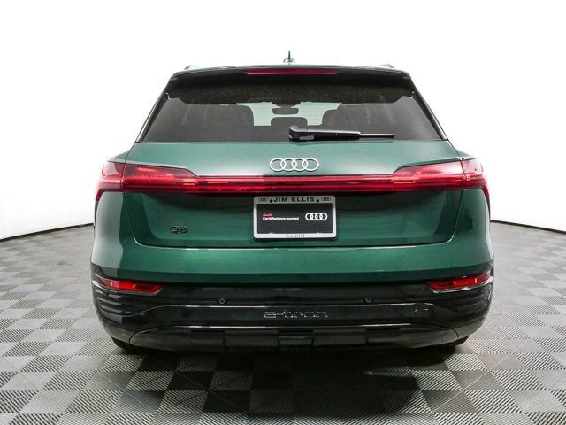 Used 2024 Audi Q8 e-tron Prestige w/ Prestige Package image 29