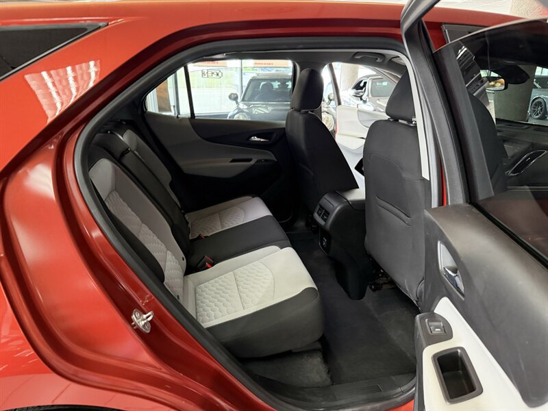 Used 2020 Chevrolet Equinox LS w/ LS Convenience Package AWD/4WD image 20