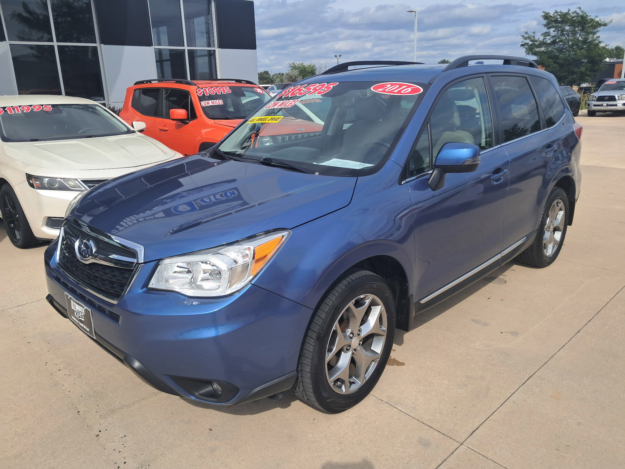 Used 2016 Subaru Forester 2.5i Touring w/ Eyesight & Navigation System image 1