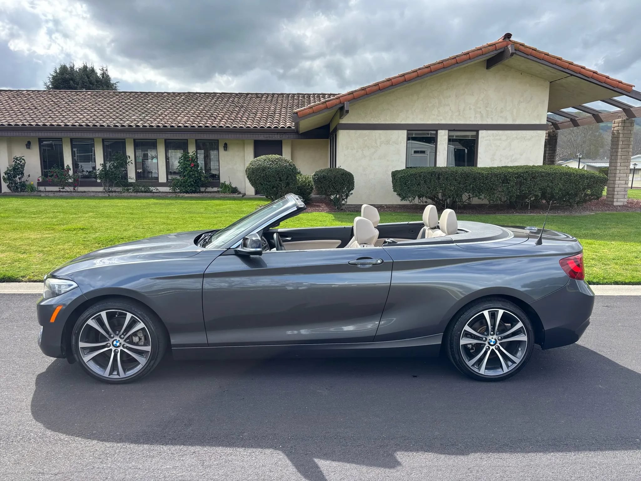 Used 2015 BMW 228i xDrive Convertible AWD/4WD image 1