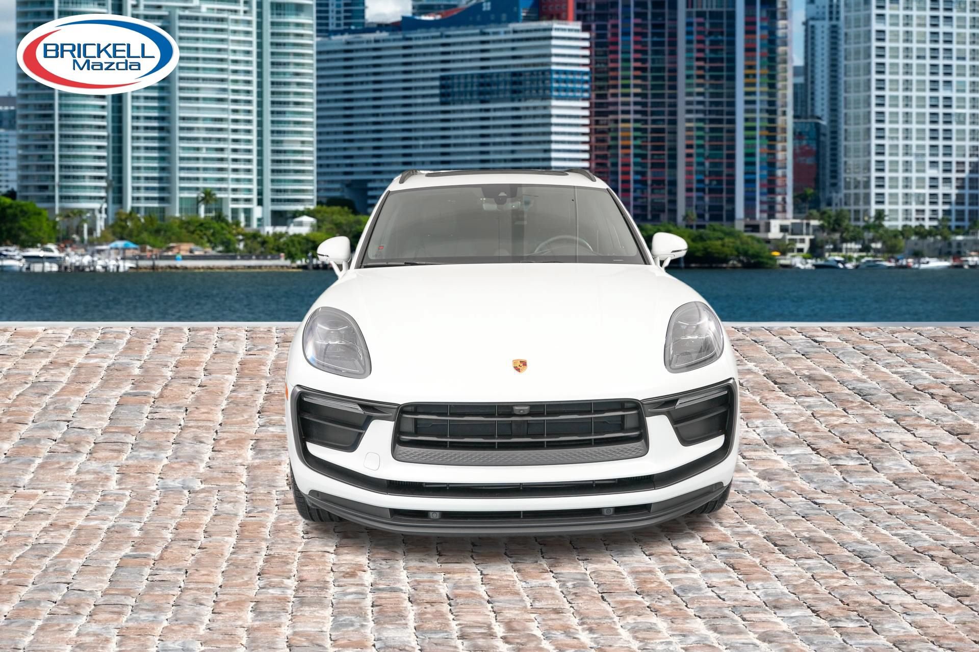 Used 2022 Porsche Macan AWD/4WD image 3