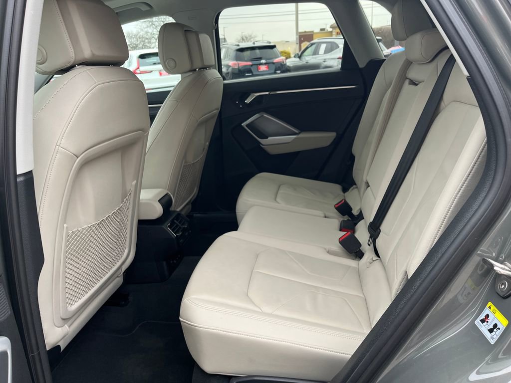 Used 2024 Audi Q3 2.0T Premium image 24