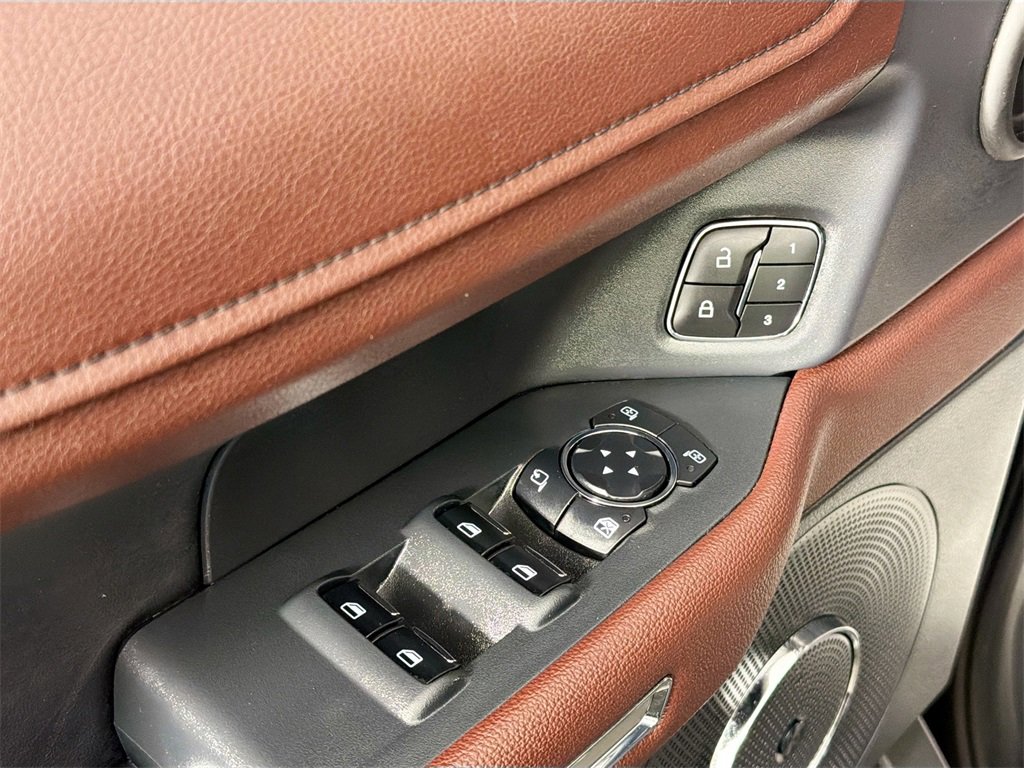 Used 2024 Ford Expedition Limited image 17