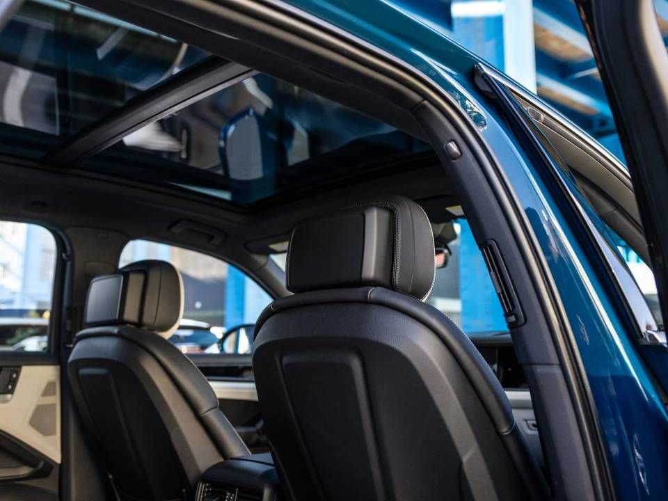 Certified 2026 Porsche Cayenne AWD/4WD image 30