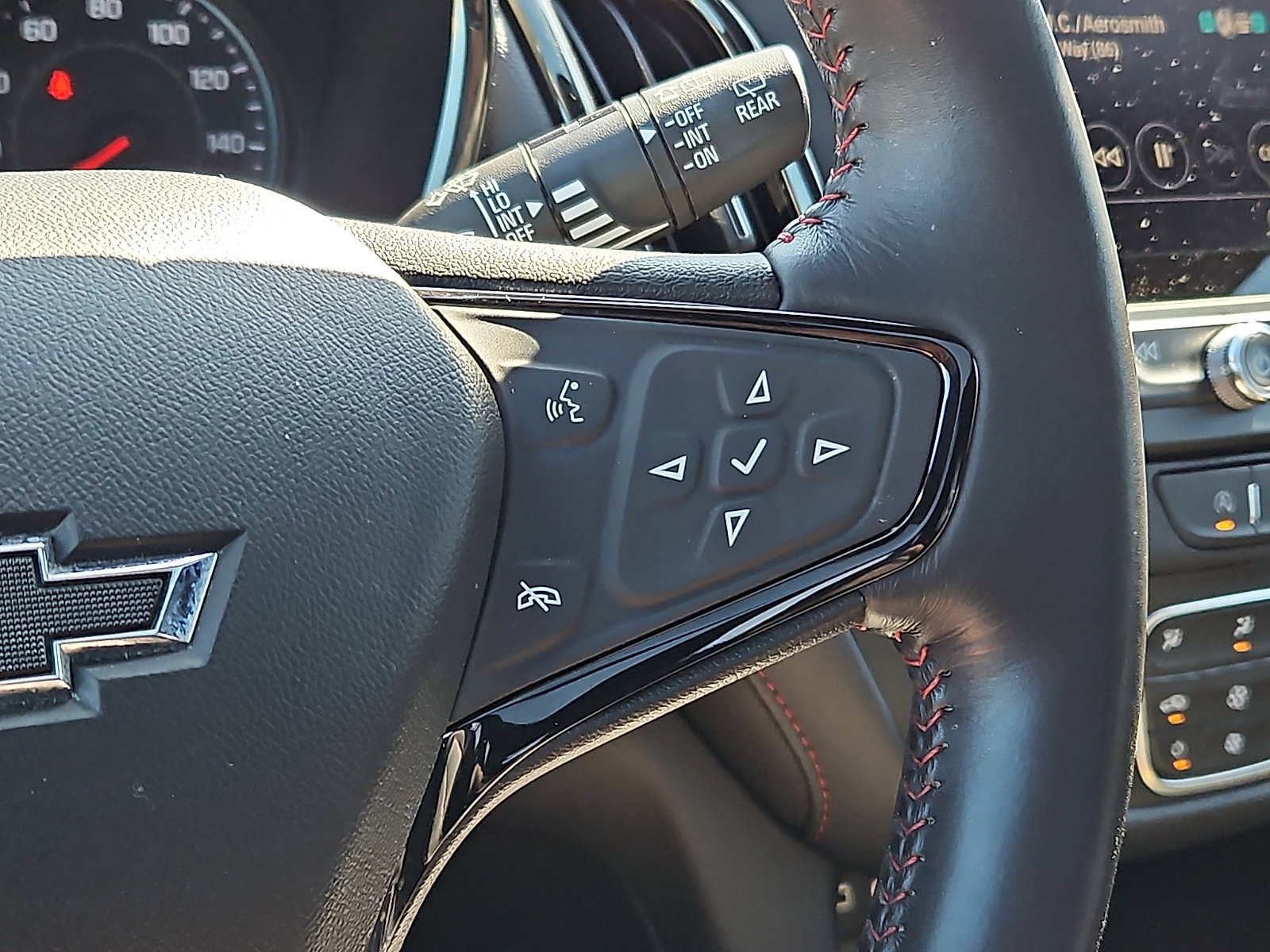 Used 2022 Chevrolet Equinox RS w/ RS Leather Package image 23