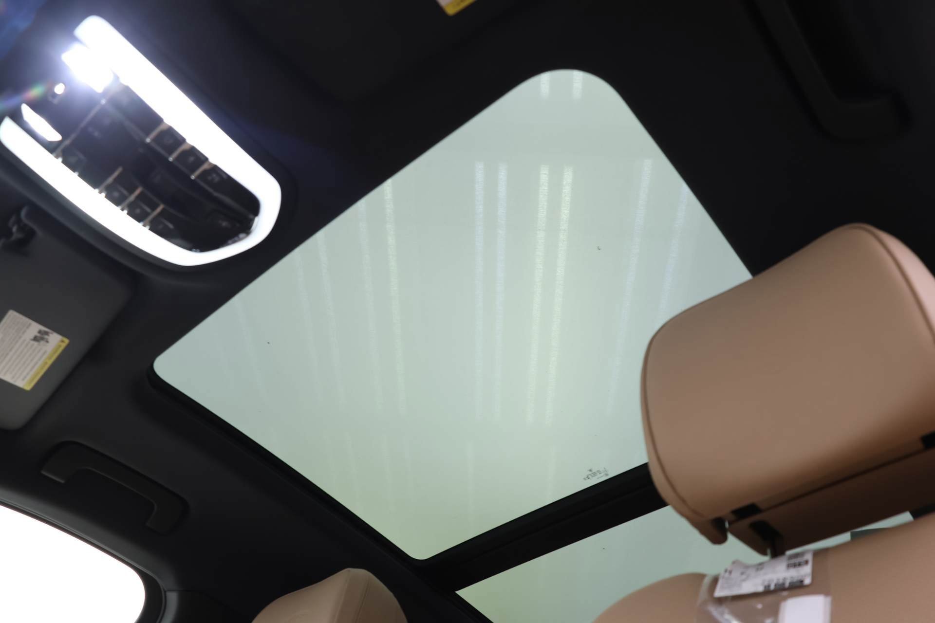 Used 2025 Porsche Macan image 13