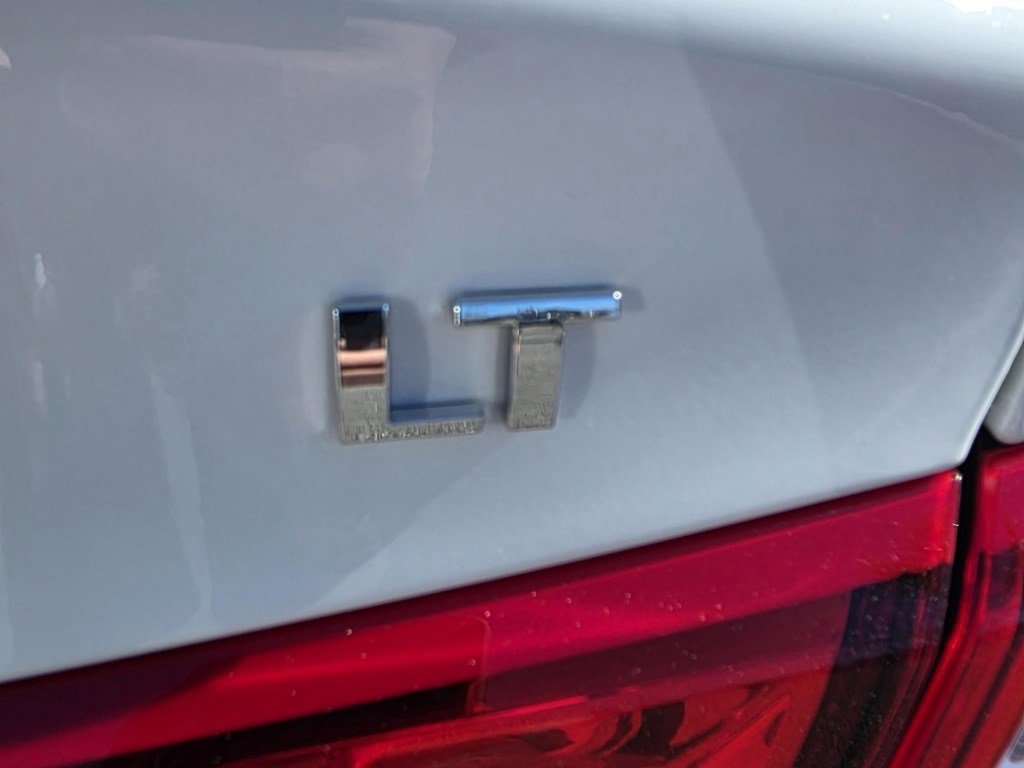 Used 2024 Chevrolet Malibu LT image 21