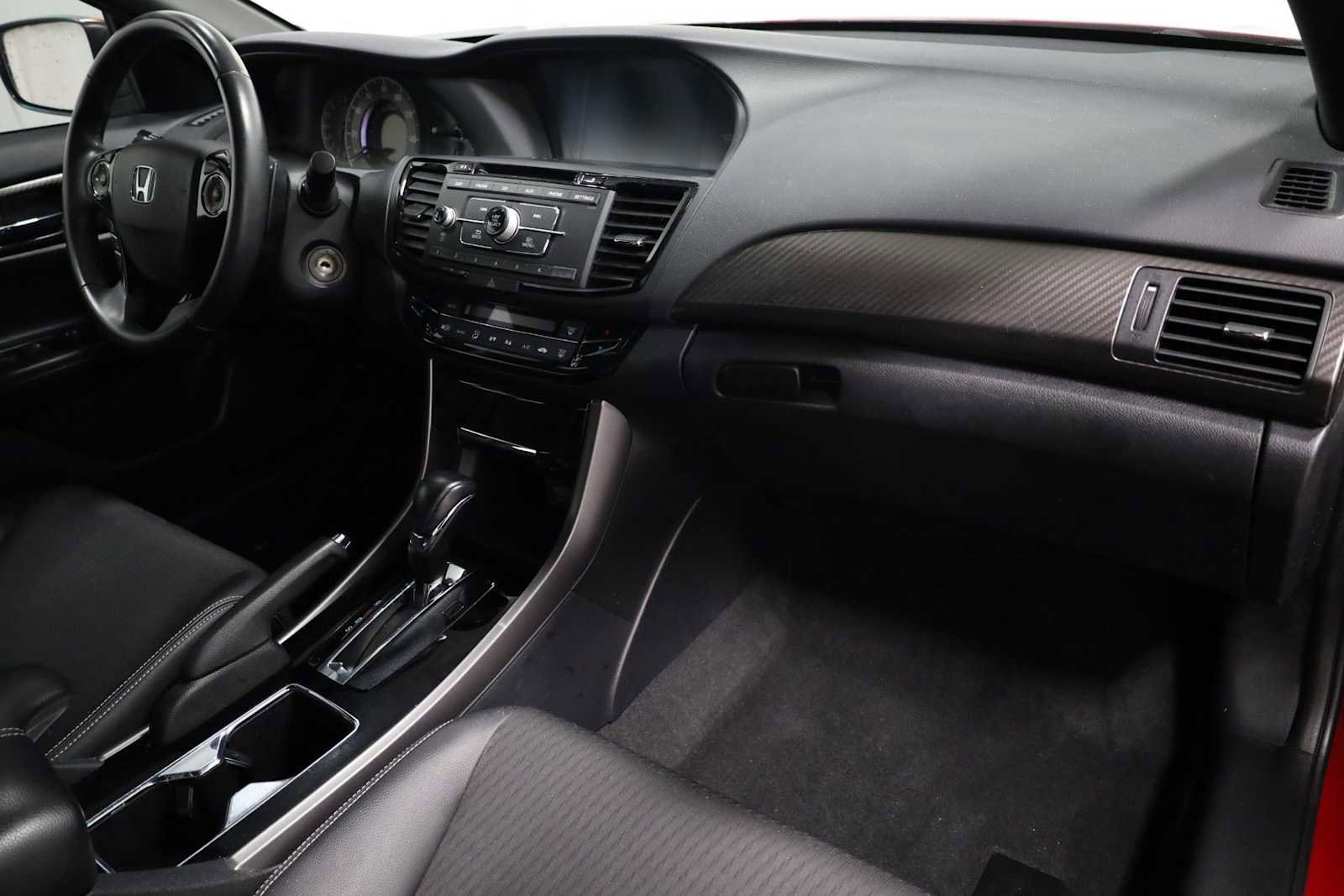 Used 2016 Honda Accord Sport image 6