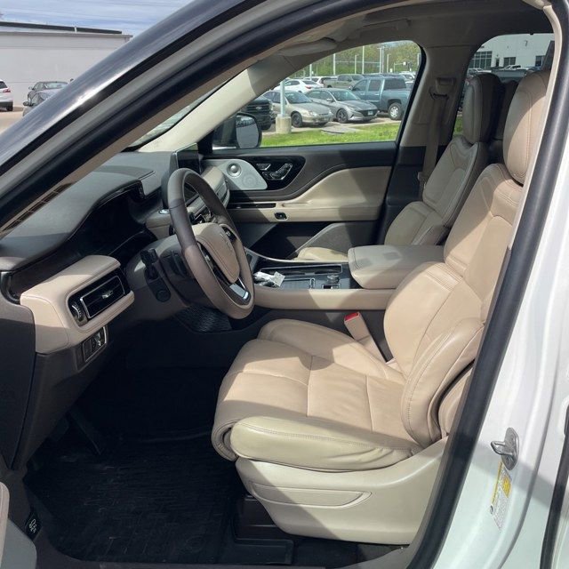 Used 2020 Lincoln Aviator Reserve w/ Equipment Group 202A AWD/4WD image 7