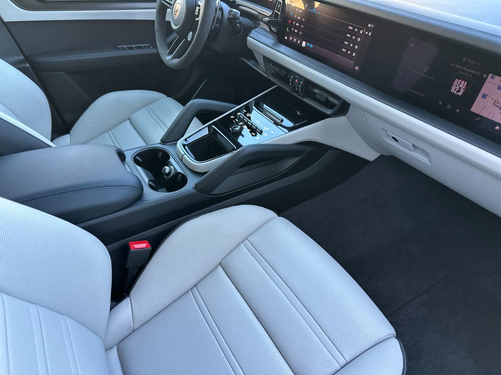 New 2026 Porsche Cayenne GTS AWD/4WD image 17