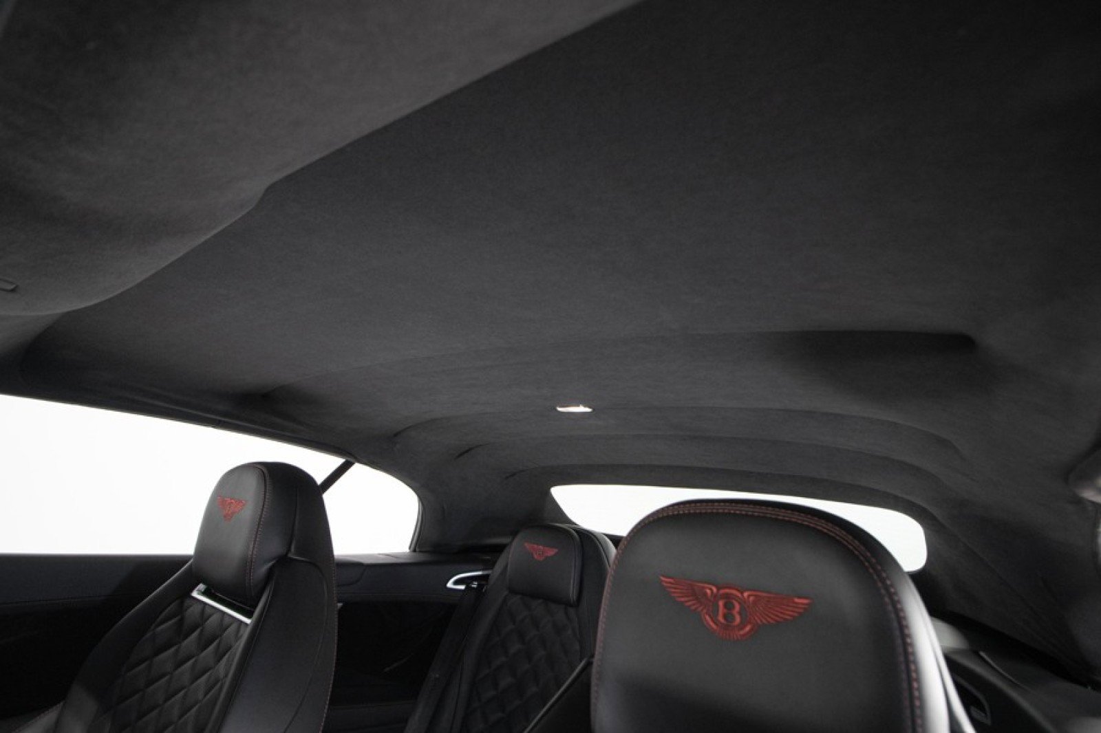 Used 2018 Bentley Continental GT image 38