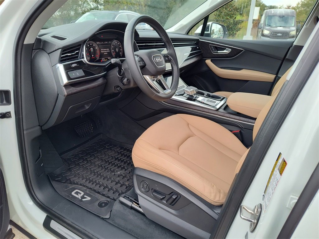 Used 2025 Audi Q7 3.0T Premium Plus image 2