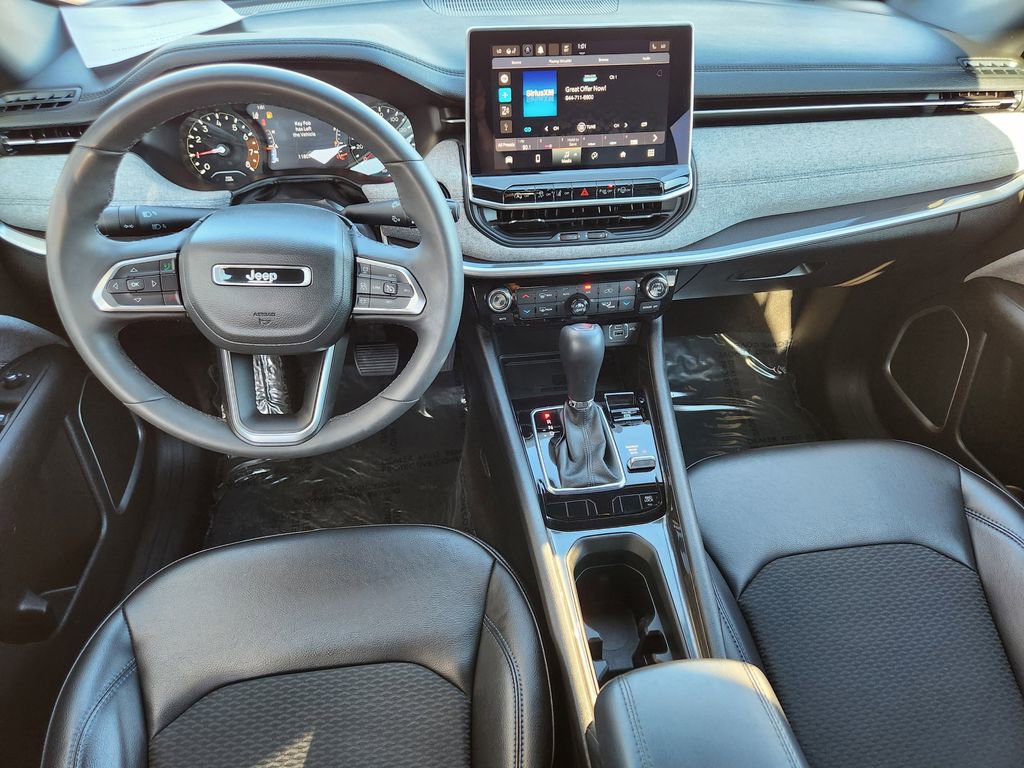 Used 2023 Jeep Compass Latitude w/ Convenience Group image 2