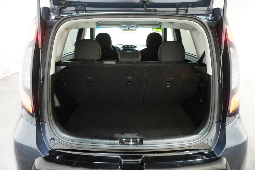 Used 2016 Kia Soul + FWD image 6