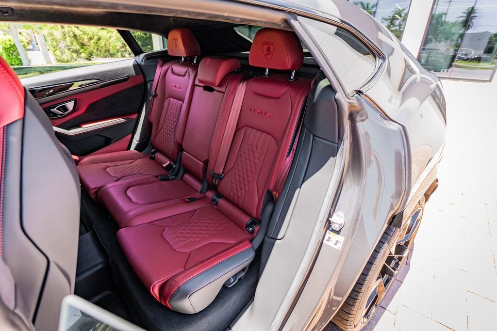 Used 2023 Lamborghini Urus S AWD/4WD image 36