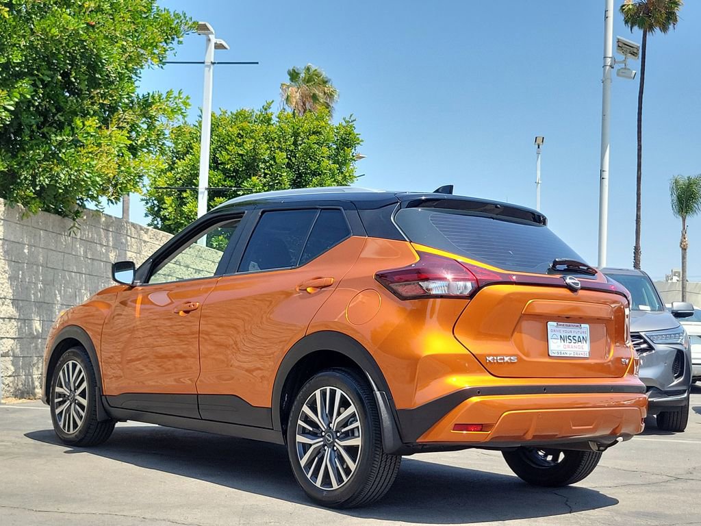 Used 2023 Nissan Kicks SV FWD image 2