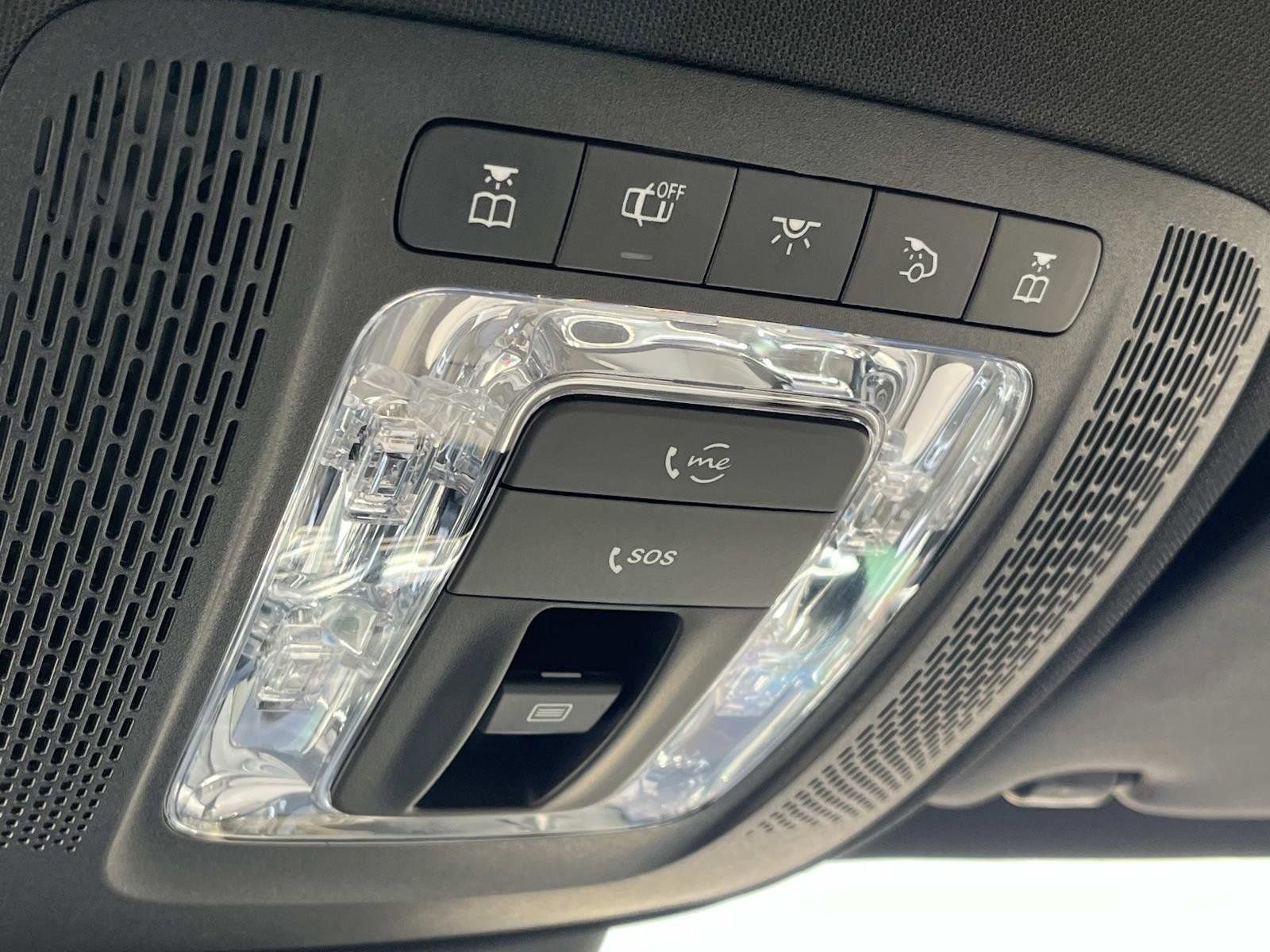 Certified 2025 Mercedes-Benz GLB 250 image 31