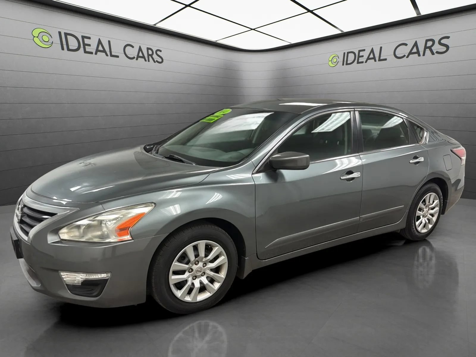 Used 2014 Nissan Altima 2.5 S w/ Display Audio Package FWD image 1