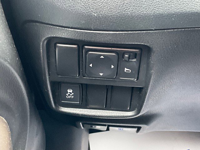 Used 2013 Nissan Juke S FWD image 15