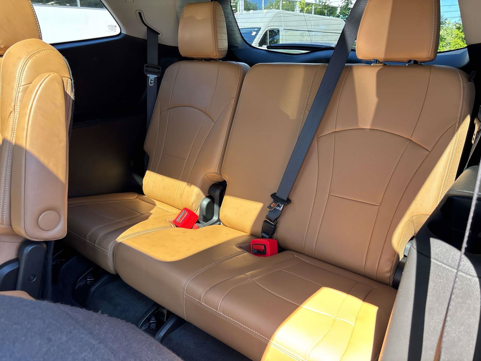 Used 2019 Buick Enclave Essence AWD/4WD image 11