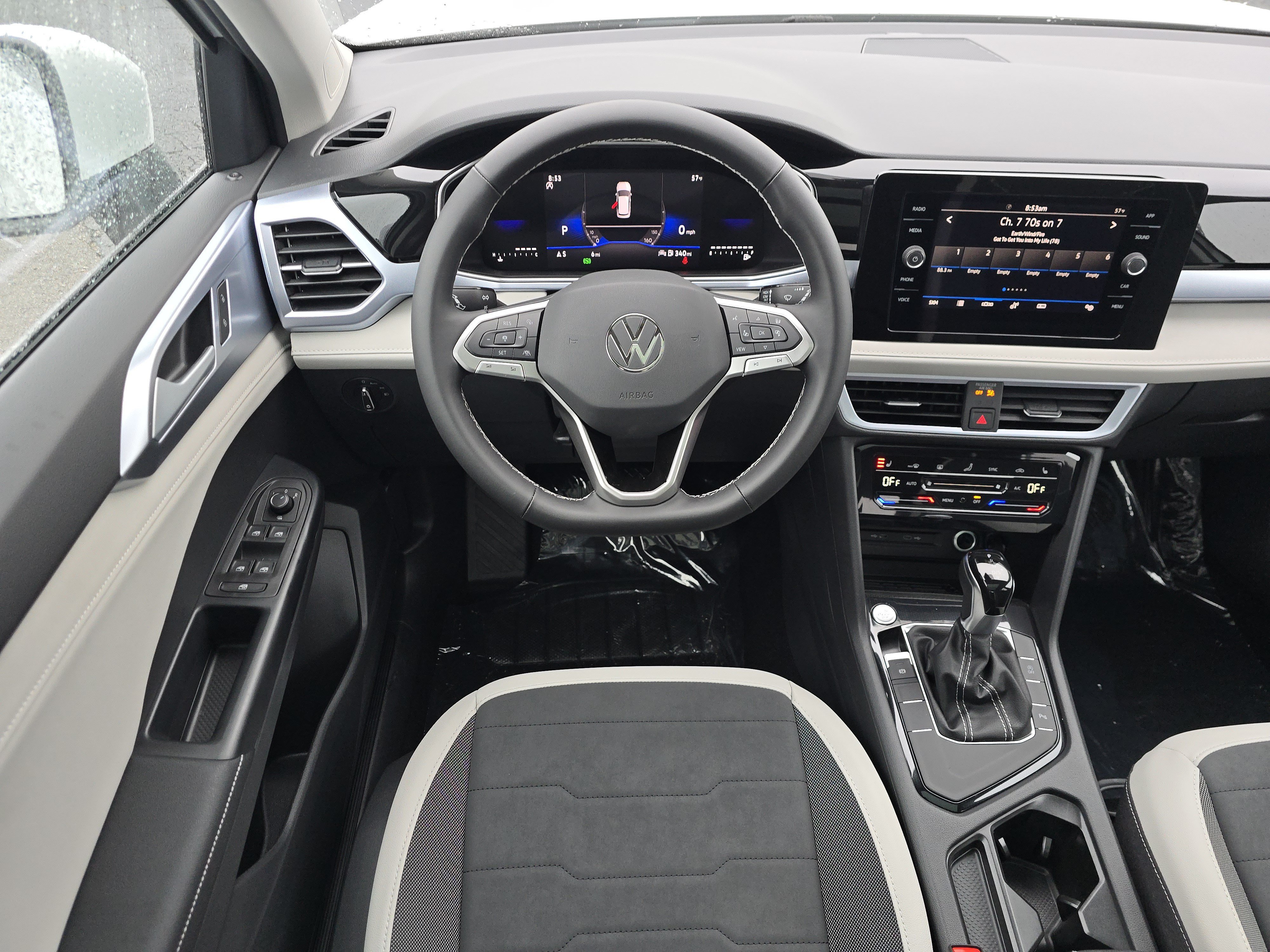 New 2026 Volkswagen Taos SE FWD image 19