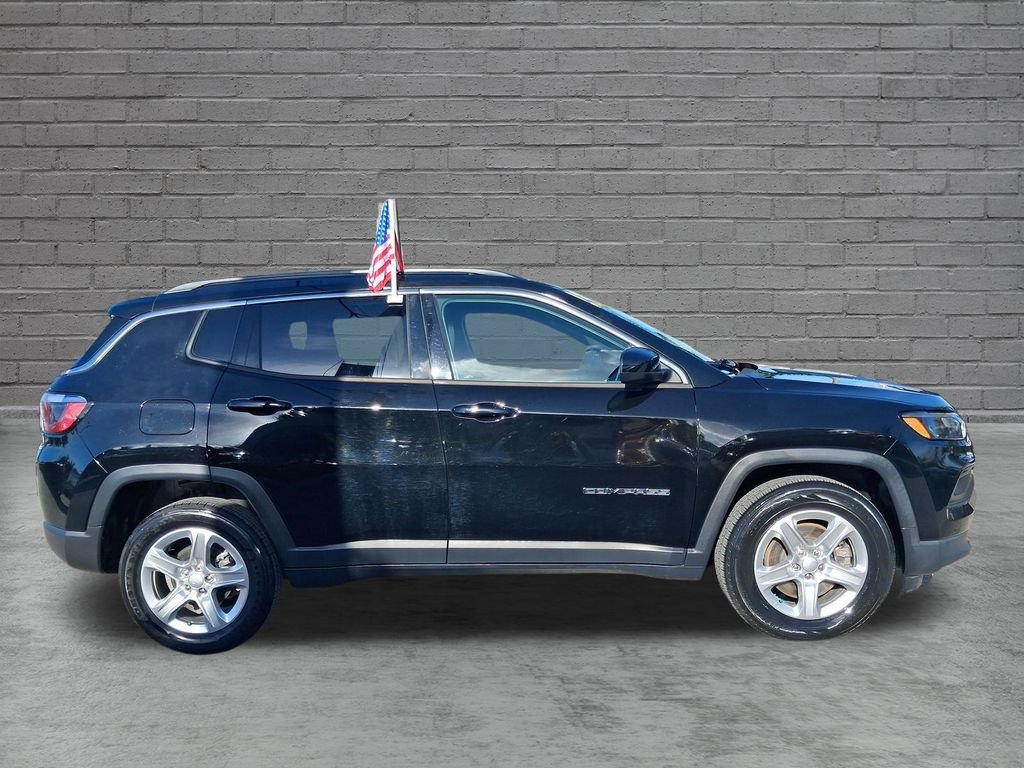 Used 2023 Jeep Compass Latitude AWD/4WD image 10