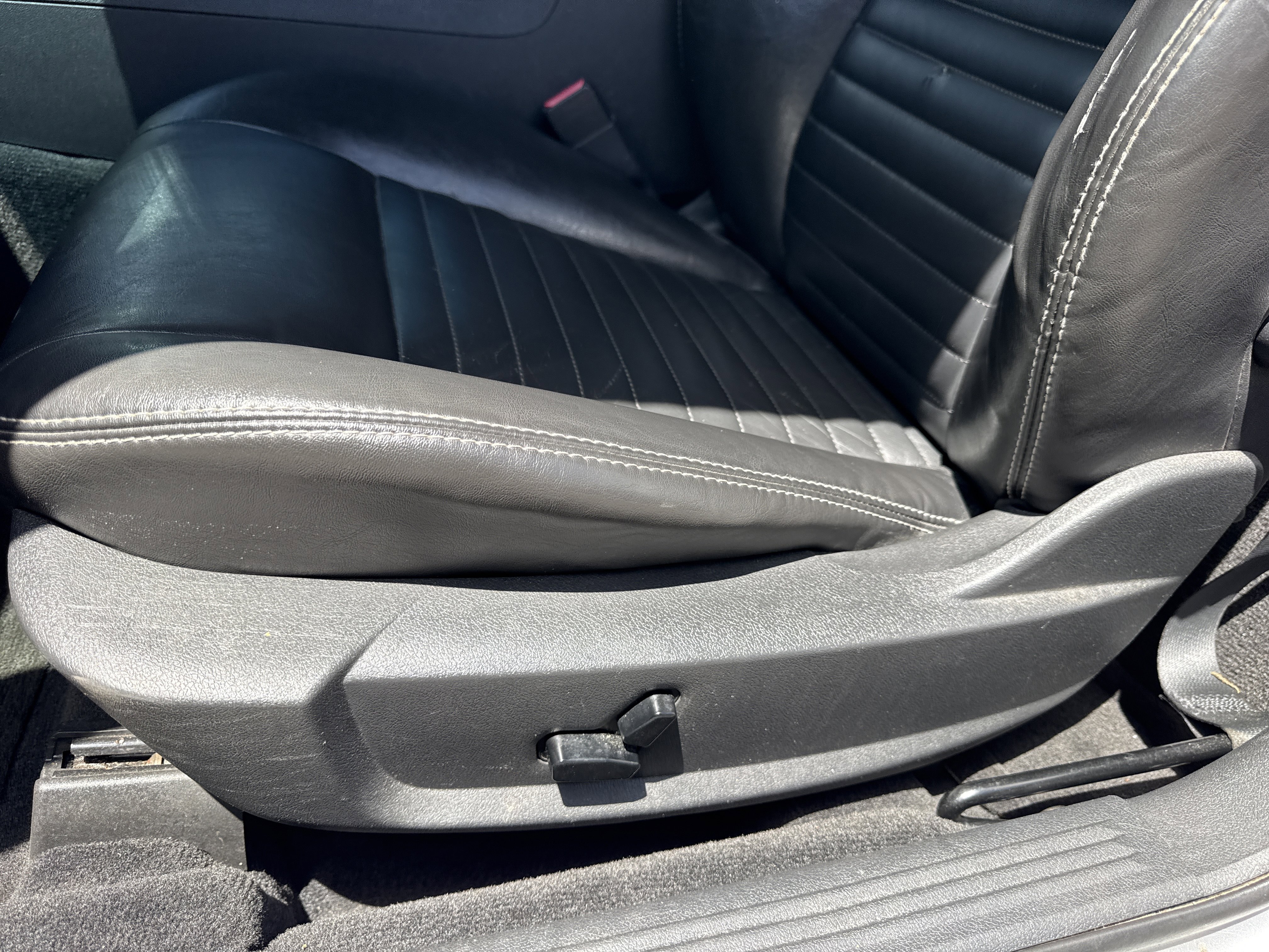 Used 2010 Dodge Challenger R/T RWD image 26