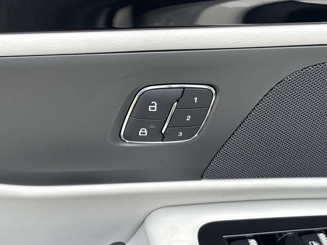 New 2026 Lincoln Nautilus Premier w/ Jet Appearance Package AWD/4WD image 19