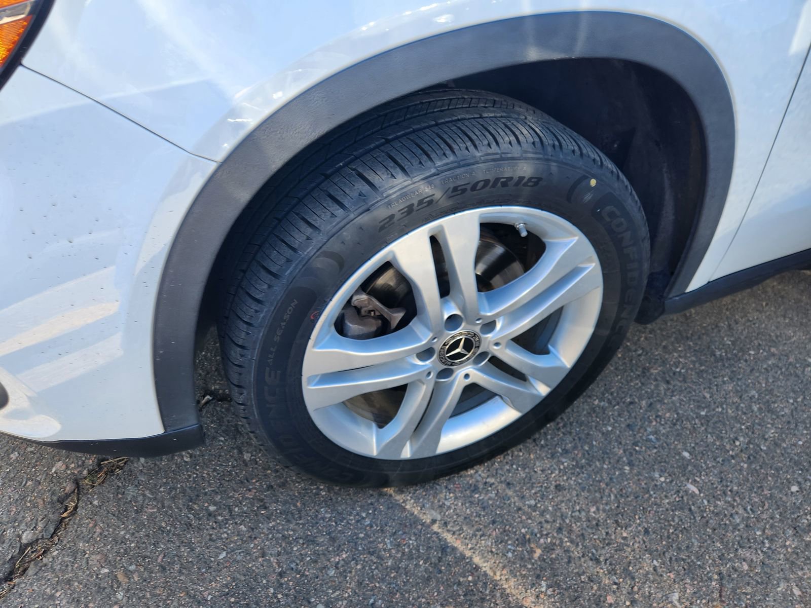 Used 2020 Mercedes-Benz GLA 250 4MATIC w/ Premium Package image 11