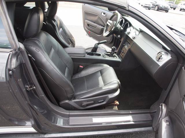 Used 2007 Ford Mustang Convertible RWD image 6