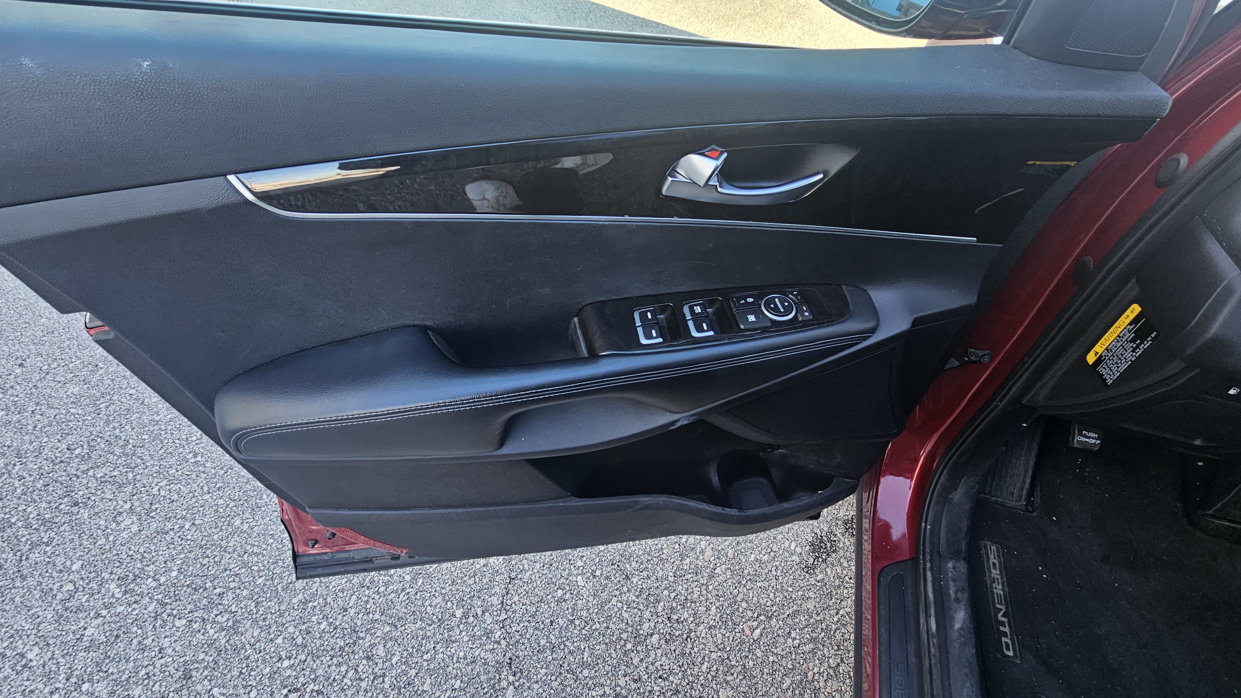 Used 2016 Kia Sorento LX w/ LX Convenience Package image 11