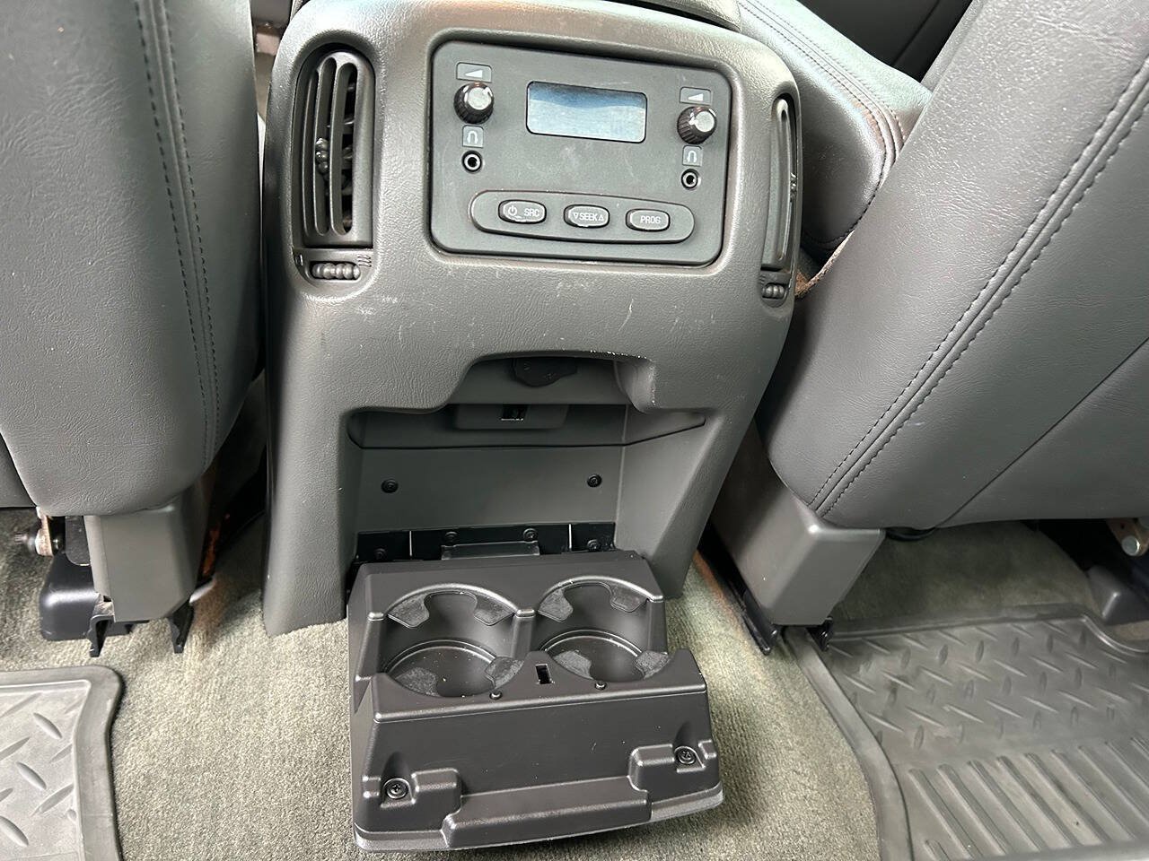 Used 2004 Chevrolet Silverado 3500 4x4 Crew Cab w/ Heavy-Duty Power Package image 33
