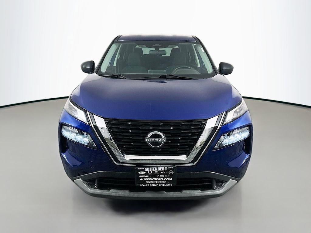 Used 2023 Nissan Rogue S image 2