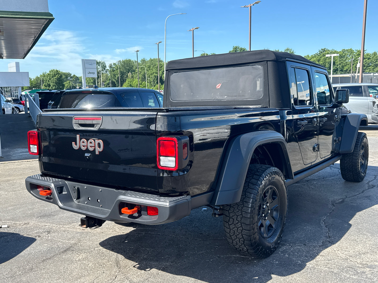 Used 2022 Jeep Gladiator Mojave w/ Cold Weather Group AWD/4WD image 5