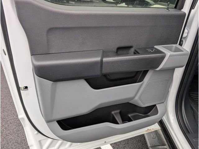 New 2025 Ford F550 4x4 Crew Cab image 11
