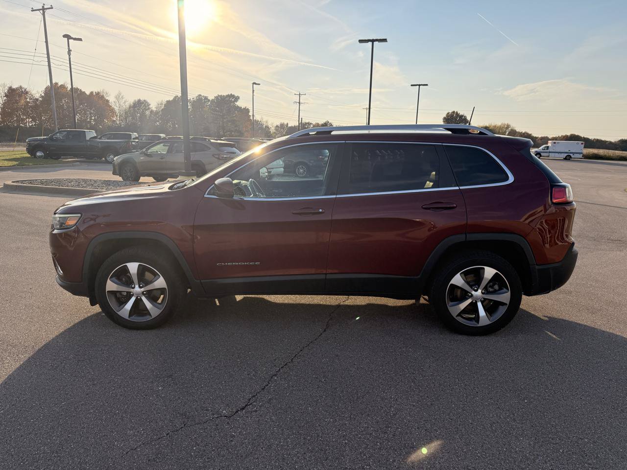 Used 2020 Jeep Cherokee Limited AWD/4WD image 6