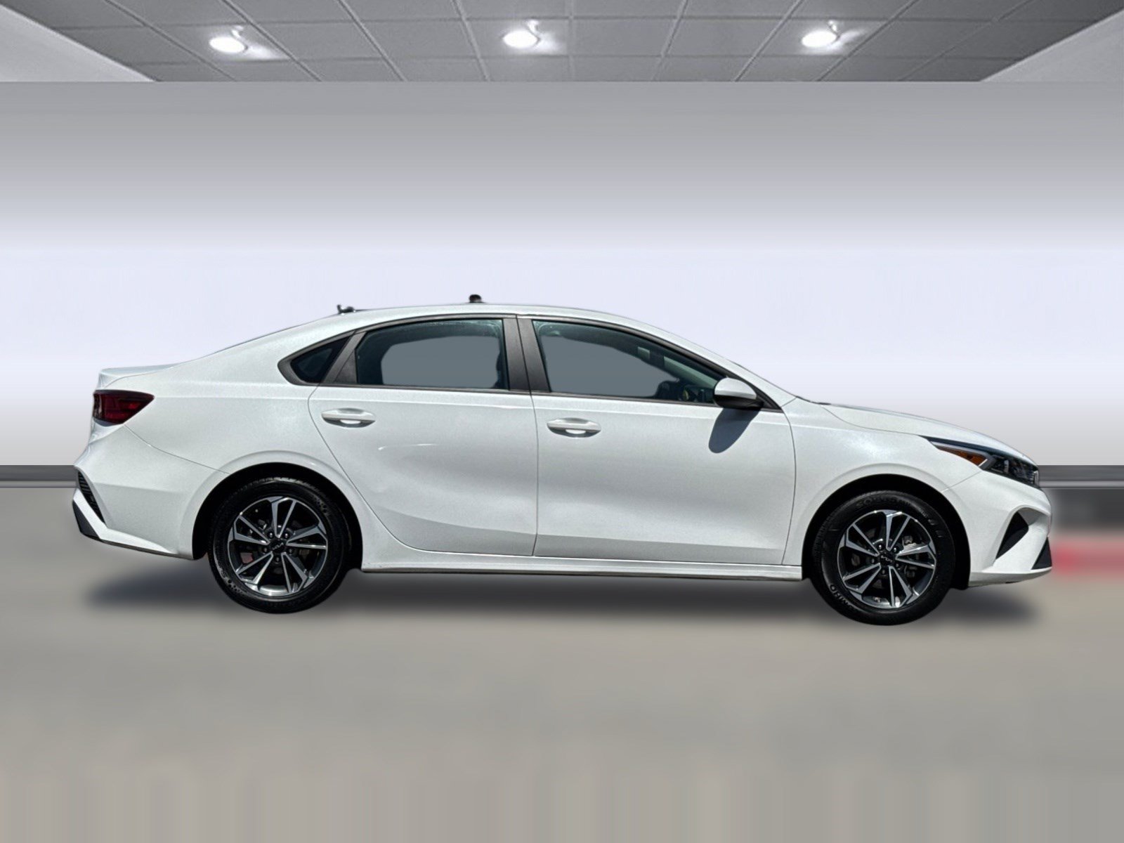Used 2024 Kia Forte LXS FWD image 7