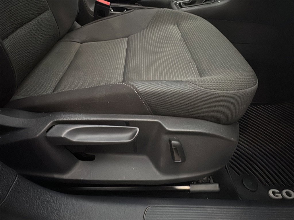 Used 2016 Volkswagen Golf S image 14